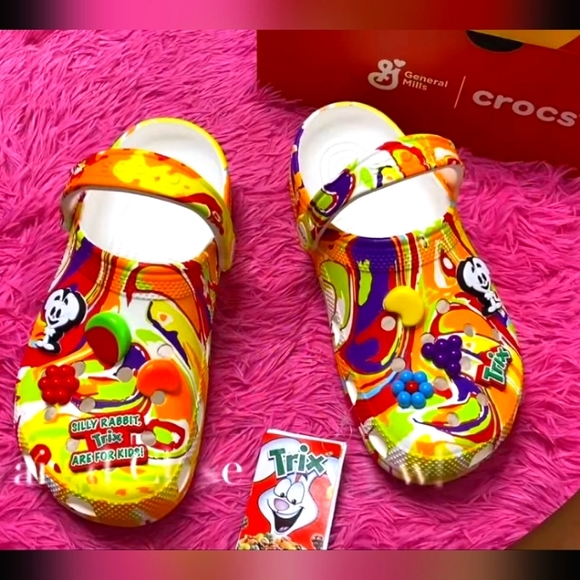 Crocs CLASSIC TRIX Cereal CLOG- NWT Men 11 - Picture 2 of 10